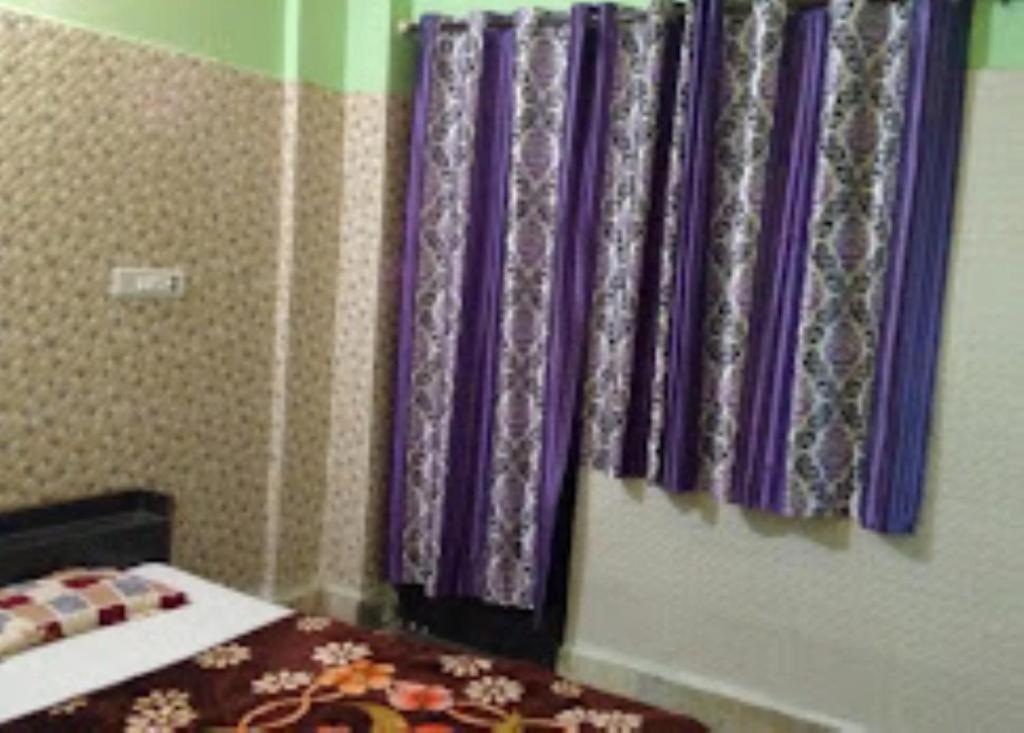 Maatu Shri Comfort Stay-Guest House Mathura Bagian luar foto